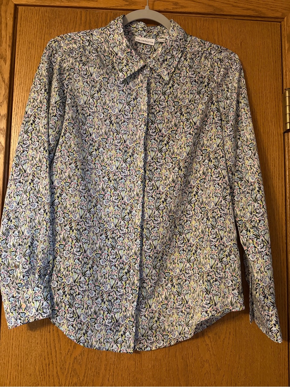 Liz Claiborne Floral Button-Up Blouse in Blue, White, Pink Small